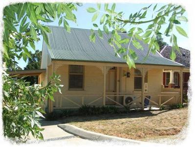 Ambrose Cottage Castlemaine 4/41 Hunter Street