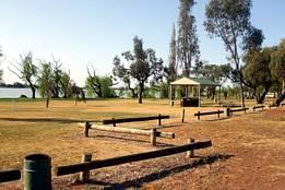 Lake Cullulleraine RSL Holiday Park Accommodation Mildura Riverside Dr Cullulleraine