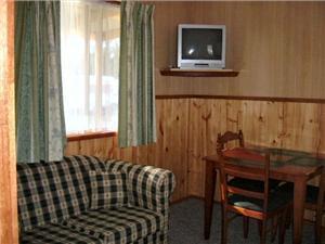 Highlands Caravan Park Accommodation Seymour 33 Emily St