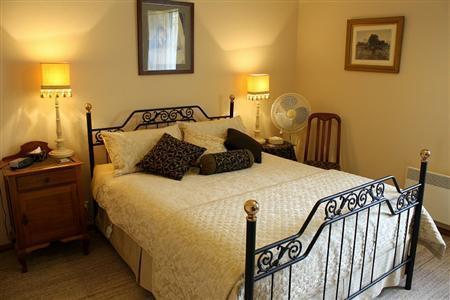 Cornwall Cottage Bed & Breakfast Hobart 368 Richmond Road Cambridge