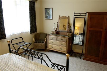 Cornwall Cottage Bed & Breakfast Hobart 368 Richmond Road Cambridge