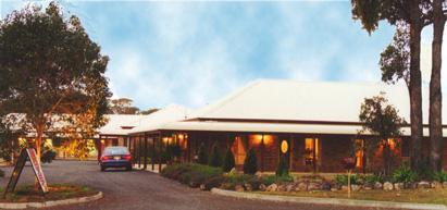 Crows Nest Motel 7547 New England Highway