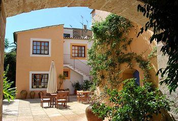 Hotel Can Moragues Arta (Spain) Calle Pou Nou 12