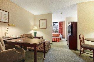 Ramada Suites Airport Orlando 7500 Augusta National Drive