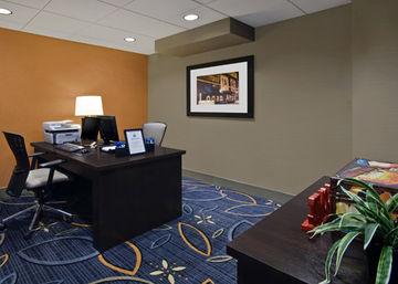 Comfort Inn & Suites Boston-Logan International Airport 85 American Legion Hwy