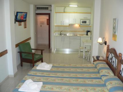 Apartamentos Casanova Nerja Avenida de Pescia, 10