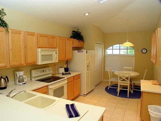 Universal Vacation Homes Bradenton Sarasota 621 67th St Circle East Suite 103