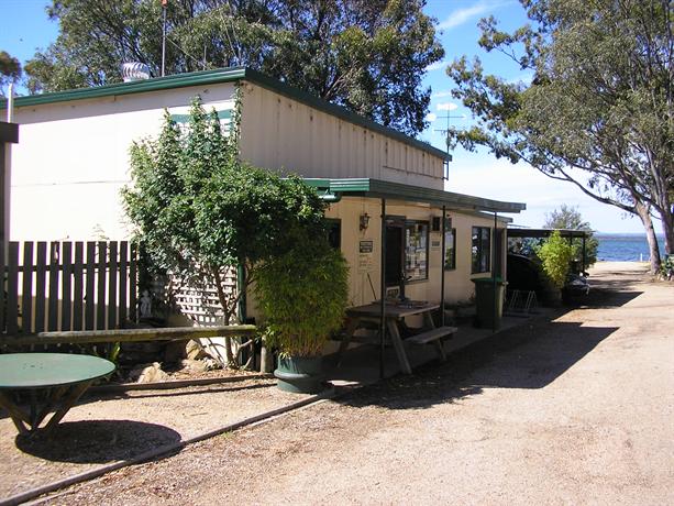 Lake King Waterfront Caravan Park Cabins Eagle Point 67 Bay Road