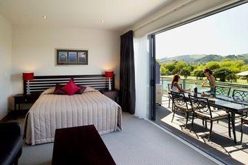 Emerald Hotel Gisborne 13 Gladstone Road,