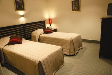 Emerald Hotel Gisborne 13 Gladstone Road,