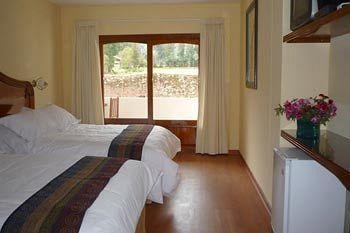 Hotel Agusto's Urubamba Calle Pacacalle s/n 3 blocks from Urubamba Stadium, Sector Chichubamba