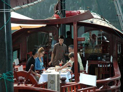 Red Dragon Junks Cruise Ha Long 127, Le Thanh Tong Street