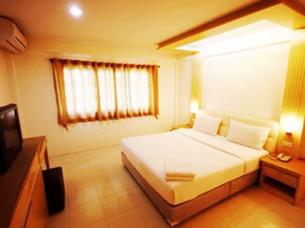 The Green View Serviced Apartment Pattaya 175/51 Moo 10, Walking Street Soi 15,
South Pattaya, Nongprue