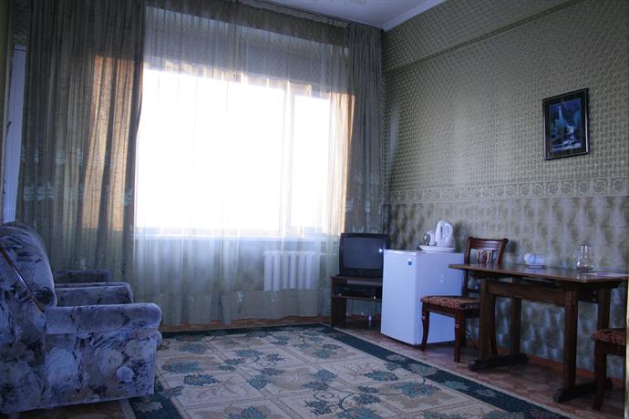 Sun Rise Hotel Almaty 13 Yassaui Str.