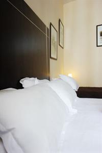 Quality Hotel Opera Saint Lazare Paris 15 Rue Constantinople