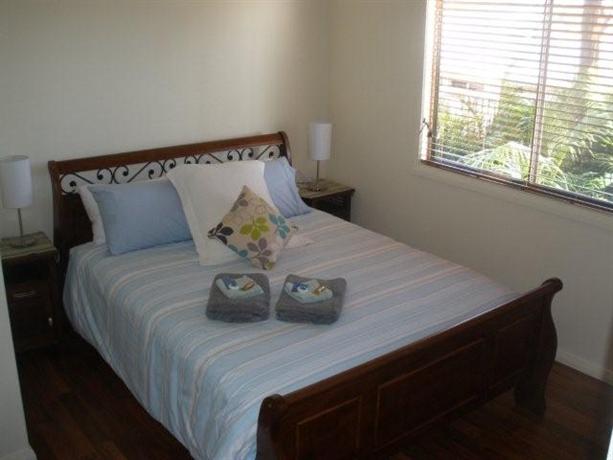 Safety Beach Ocean Bungalows Woolgoolga 41A Safety Beach Drive