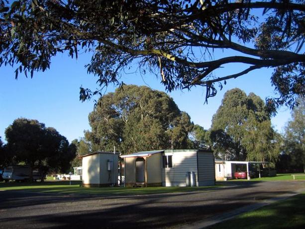 Millicent Lakeside Caravan Park Cabins 12 Park Tce, SA , 5280