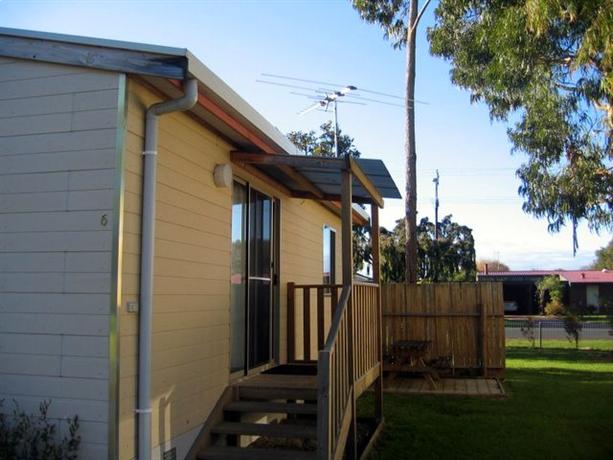 Millicent Lakeside Caravan Park Cabins 12 Park Tce, SA , 5280