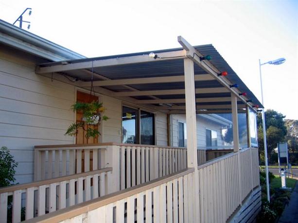 Millicent Lakeside Caravan Park Cabins 12 Park Tce, SA , 5280