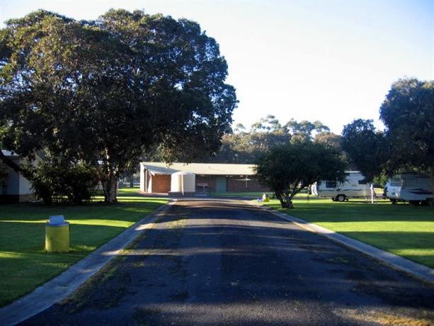 Millicent Lakeside Caravan Park Cabins 12 Park Tce, SA , 5280