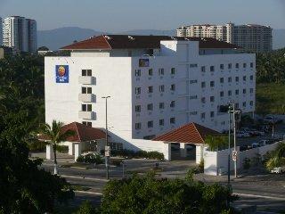 Comfort Inn Puerto Vallarta Blvd. Francisco Medina Ascenci 3965 Fracc. Marina Vallarta