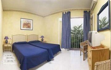 Hostal Residencia Roberto Playa Ibiza C/ Galicia 22