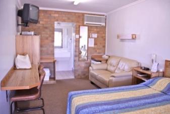 Granite Court Motel Stanthorpe 34 WALLANGARRA ROAD