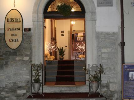 Hostel Palazzo Della Citta Agnone Via Alfieri 1