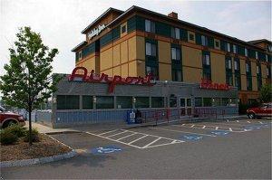 Holiday Inn Airport Manchester (New Hampshire) 2280 Brown Avenue