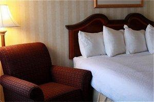 Holiday Inn Airport Manchester (New Hampshire) 2280 Brown Avenue