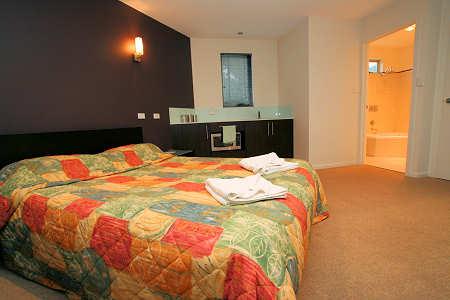 Apex Holiday Apartments Hobart 18-20 Wellington Road Lindisfarne Hobart 7015