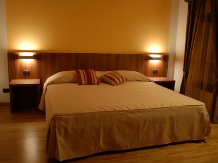 Hotel C25 Ponzano Veneto Via G.B. Cicogna, 25