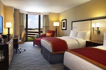 Hilton Hotel Rosemont 5550 North River Road