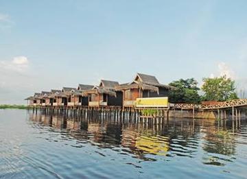 Paramount Resort Inle Lake Nga Phe Chaung Village