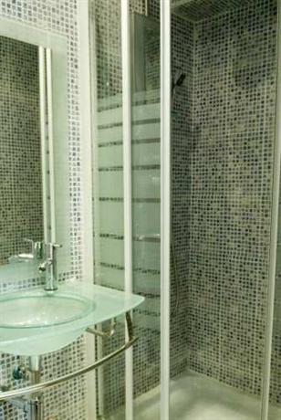 Apartamentos MV Plaza Santa Ana Madrid Olivar, 3