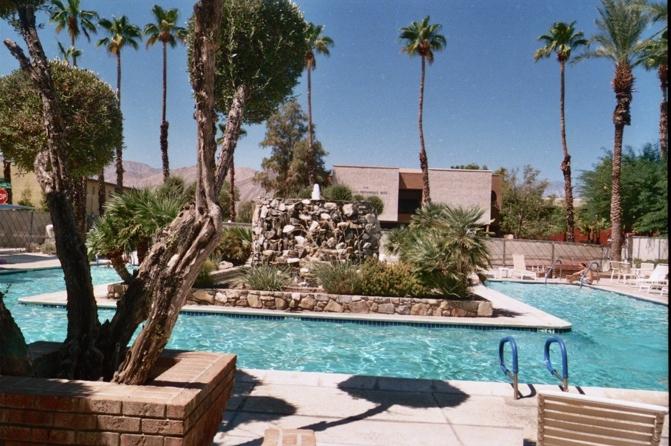 International Lodge Palm Desert 74380 El Camino