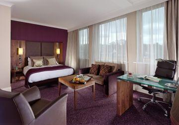 Crowne Plaza Hotel Ealing London Western Avenue Hanger Lane