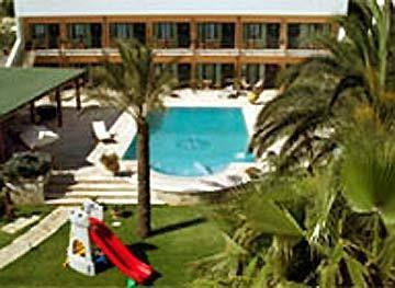 Hotel Cuor di Puglia Via M Viterbo 3 70011 Alberobello Italy