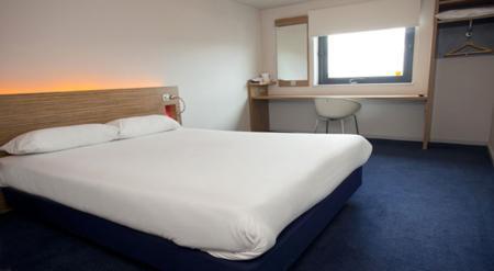 Travelodge Hotel Uxbridge Central London Colham House Bakers Road