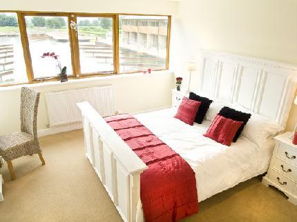 Tewitfield Marina Self Catering Accommodation Carnforth Chapel Lane