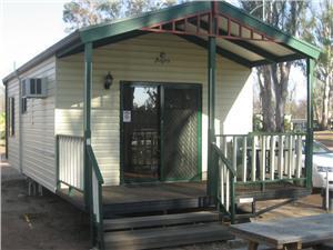 Apex RiverBeach Holiday Park Accommodation Mildura 435 Cureton Ave (western end)