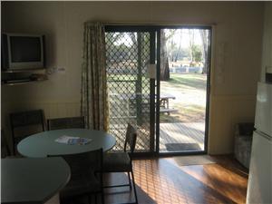 Apex RiverBeach Holiday Park Accommodation Mildura 435 Cureton Ave (western end)