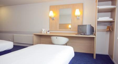 Travelodge Hotel Heathrow Heston London Moto Service Area, M4 Motorway, Phoenix Way