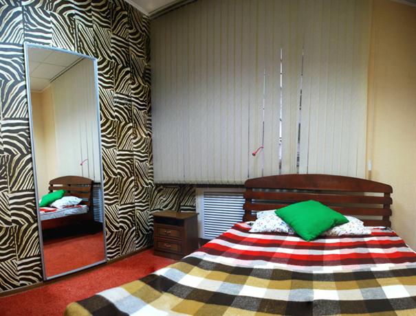 Pyjamas Hostel Bolshoy Zlatoustinskyi Pereulok 3A/2 App.45