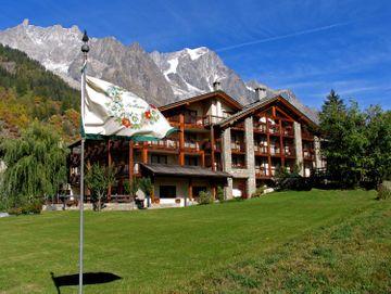 Auberge De La Maison Hotel Courmayeur Via Passerin d'Entreves 16