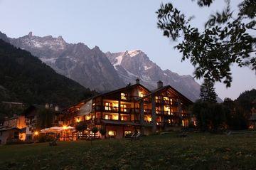 Auberge De La Maison Hotel Courmayeur Via Passerin d'Entreves 16