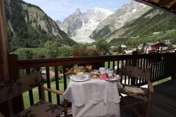 Auberge De La Maison Hotel Courmayeur Via Passerin d'Entreves 16