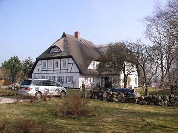 Ferienhaus Rohrdachhus Middelhagen Dorfstrasse 7