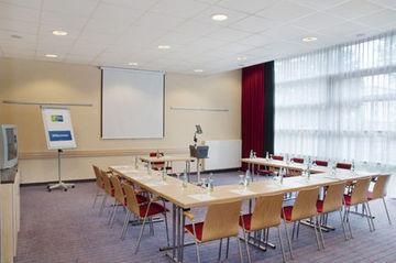 Holiday Inn Express Messe Frankfurt am Main Gutleutstrasse 296