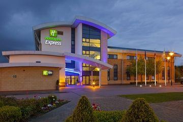 Holiday Inn Express Northampton Loake Close Grange Park